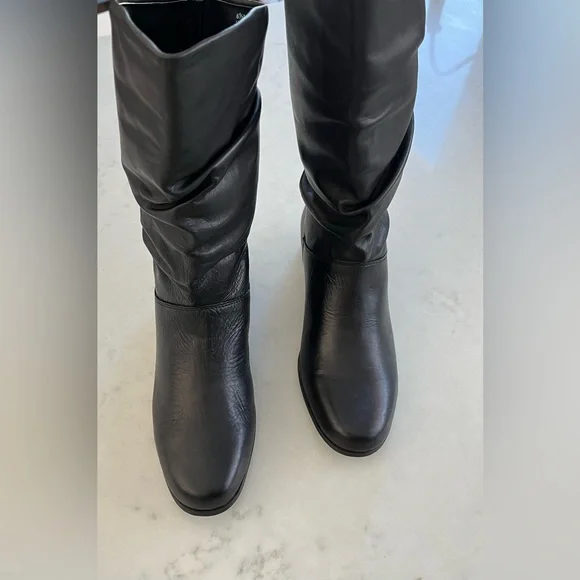 New Leather St. John Slouch Black Boots - Picture 1 of 7